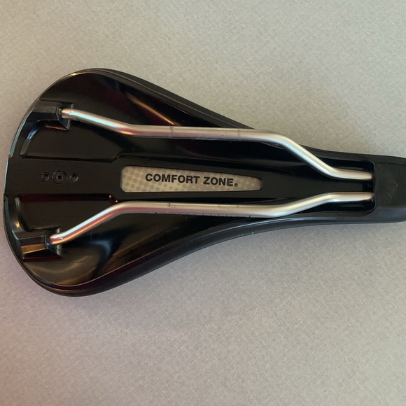 Silverado WtB black bike seat - Picture 4 of 7